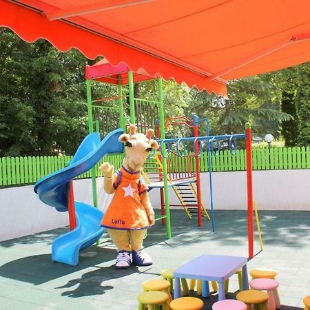 Green Park Hotel ゴールデンサンド エクステリア 写真