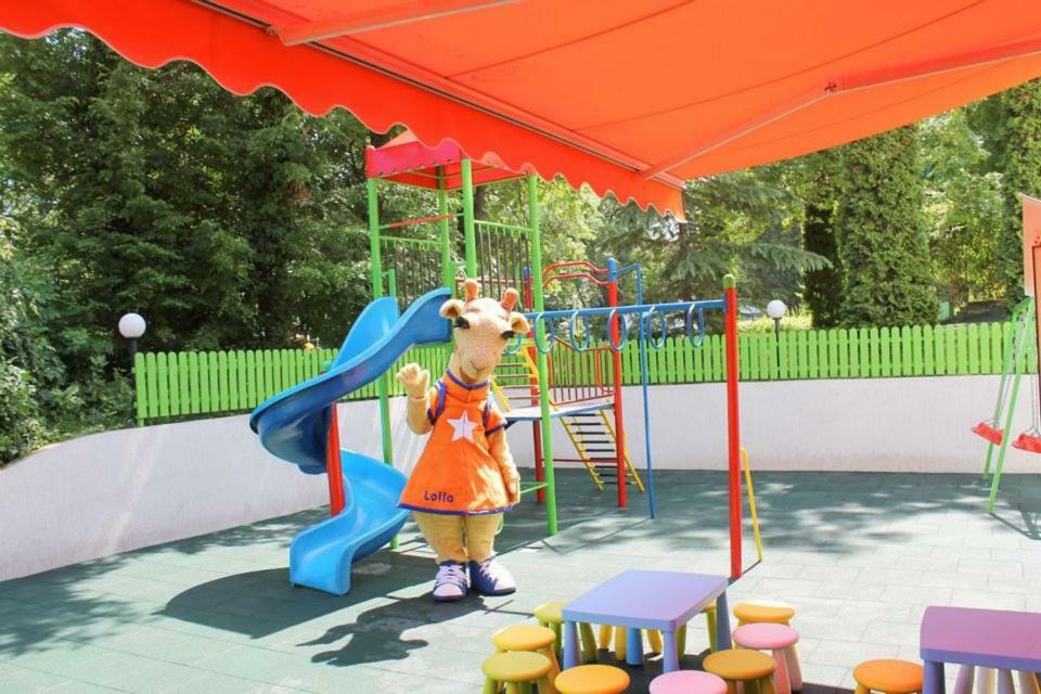 Green Park Hotel ゴールデンサンド エクステリア 写真